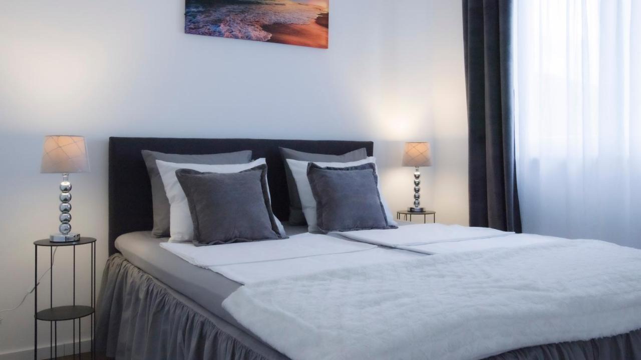 Apartments King And Queen Povile Extérieur photo