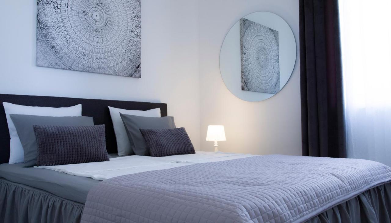 Apartments King And Queen Povile Extérieur photo