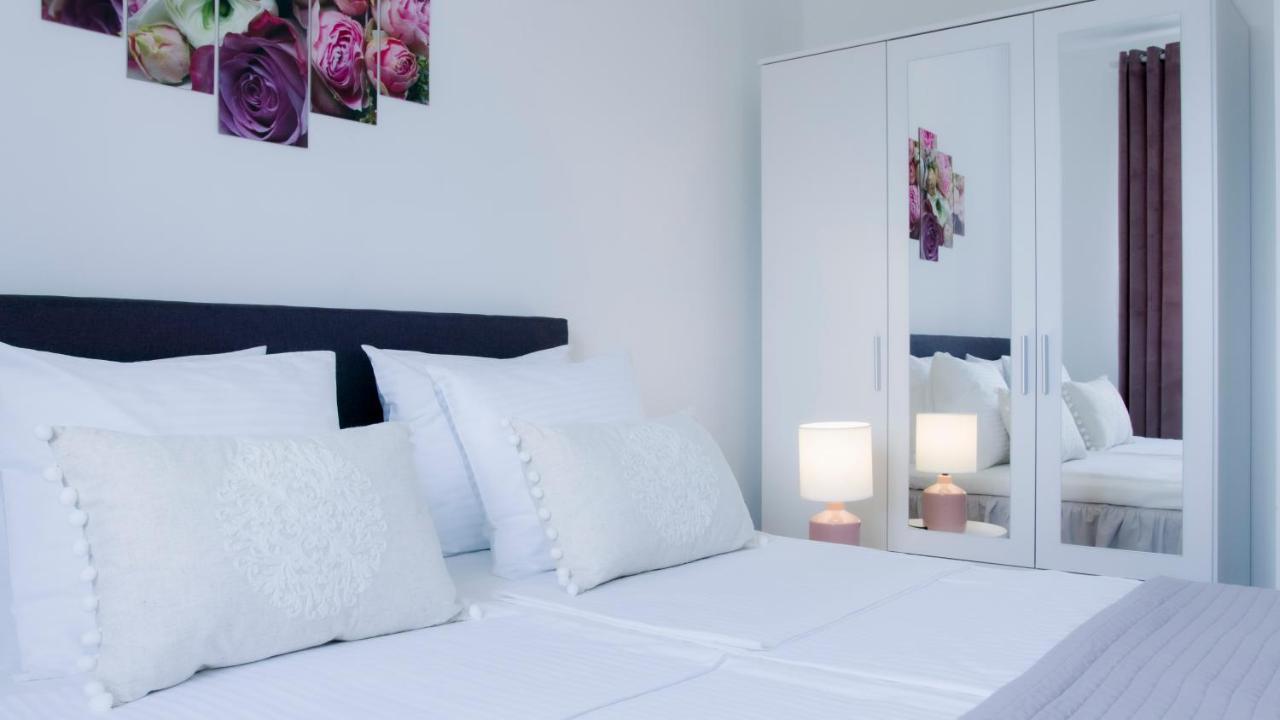 Apartments King And Queen Povile Extérieur photo
